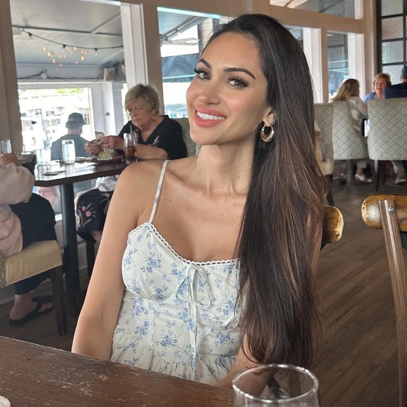 Meet your Posher, Mona - Picture 1 of 1